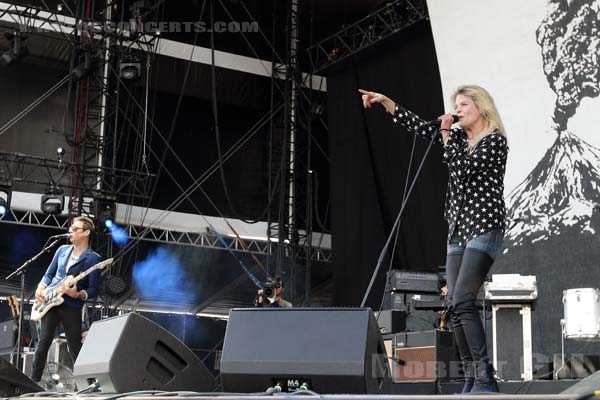 THE KILLS - 2018-06-24 - PARIS - Hippodrome de Longchamp - Paris - Alison Nicole Mosshart - James William Hince